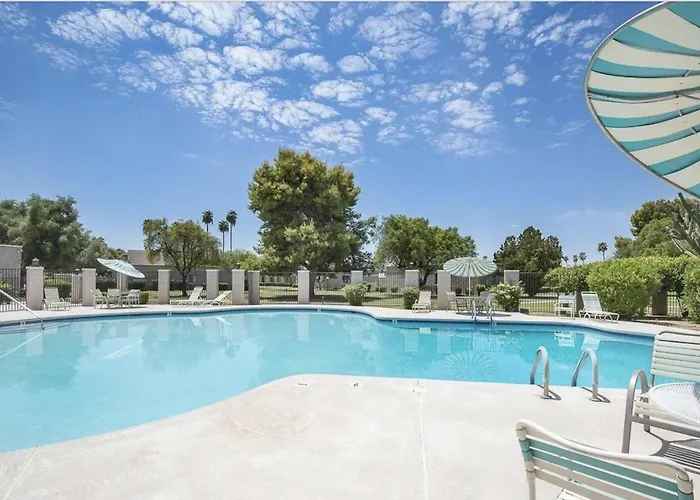Old Town | Pool | Bbq | End Unit | Pet