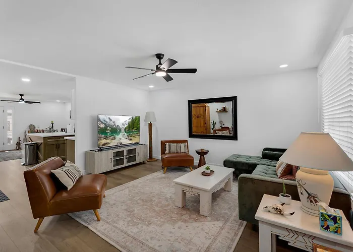 Old Town | Pool | Bbq | End Unit | Pet * Scottsdale